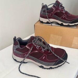 L.L. Bean Maroon and Gray Hiking Athletic Shoes (Women 7 / Men 5.5)